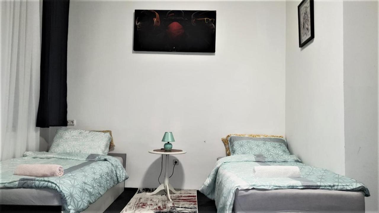 Wohnung In Der Naehe Wiener Stadthalle Und Zentrum 9 Екстериор снимка